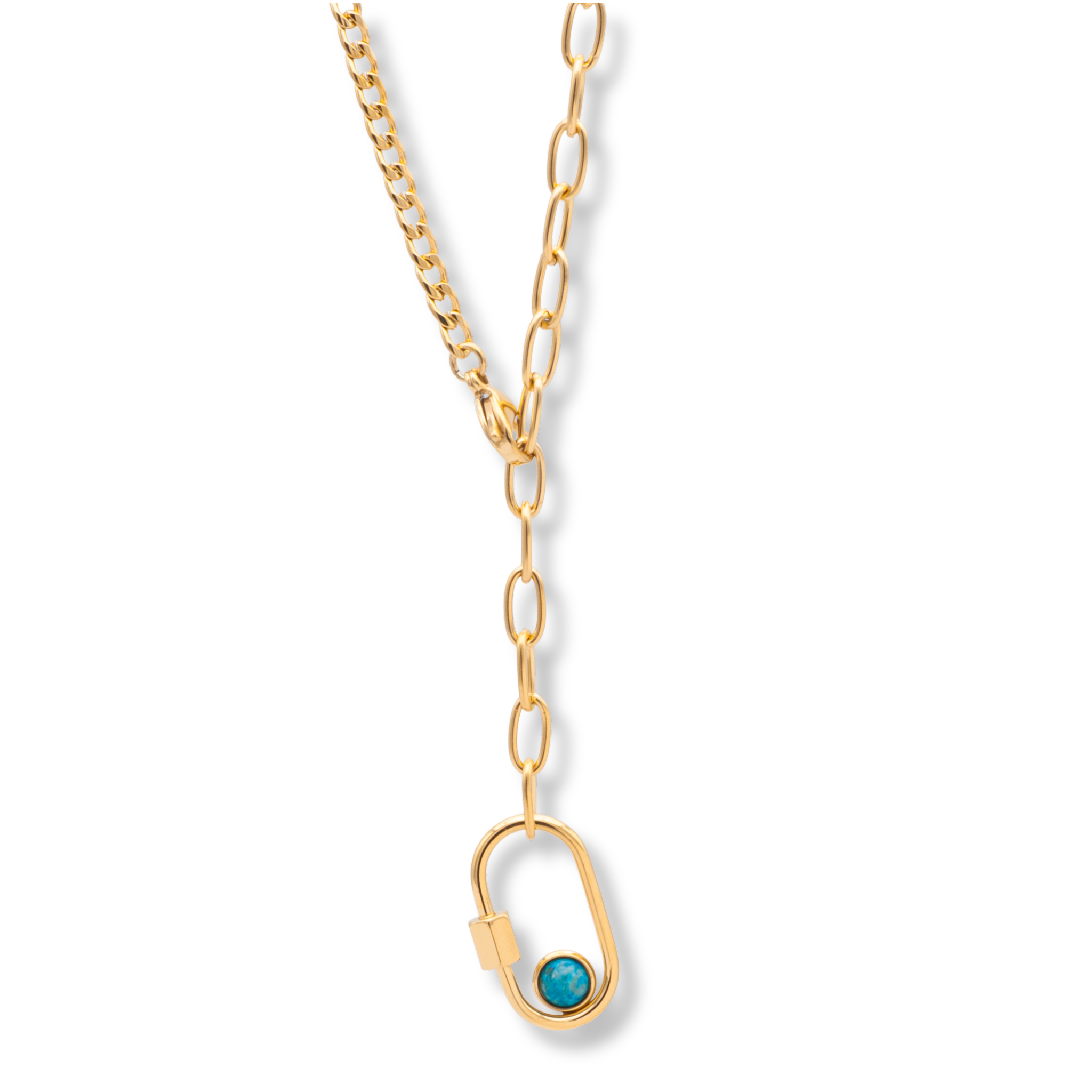 Eine Collage aus vier Studioaufnahmen einer goldenen Gliederkette. Zu sehen ist das asymmetrische Design der Kette sowie der ovale Karabiner-Verschluss-Anhänger mit einem eingesetzten türkisfarbenen Schmuckstein aus verschiedenen BlickwinkelnEdelstahlkette in Gold mit Schloss-Anhänger und blauem Stein, moderne Halskette, 50 cm Länge